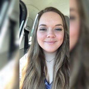 Meet your Posher, Hannah